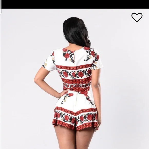 Fashion Nova floral set. High waist Crop Top - Picture 2 of 4